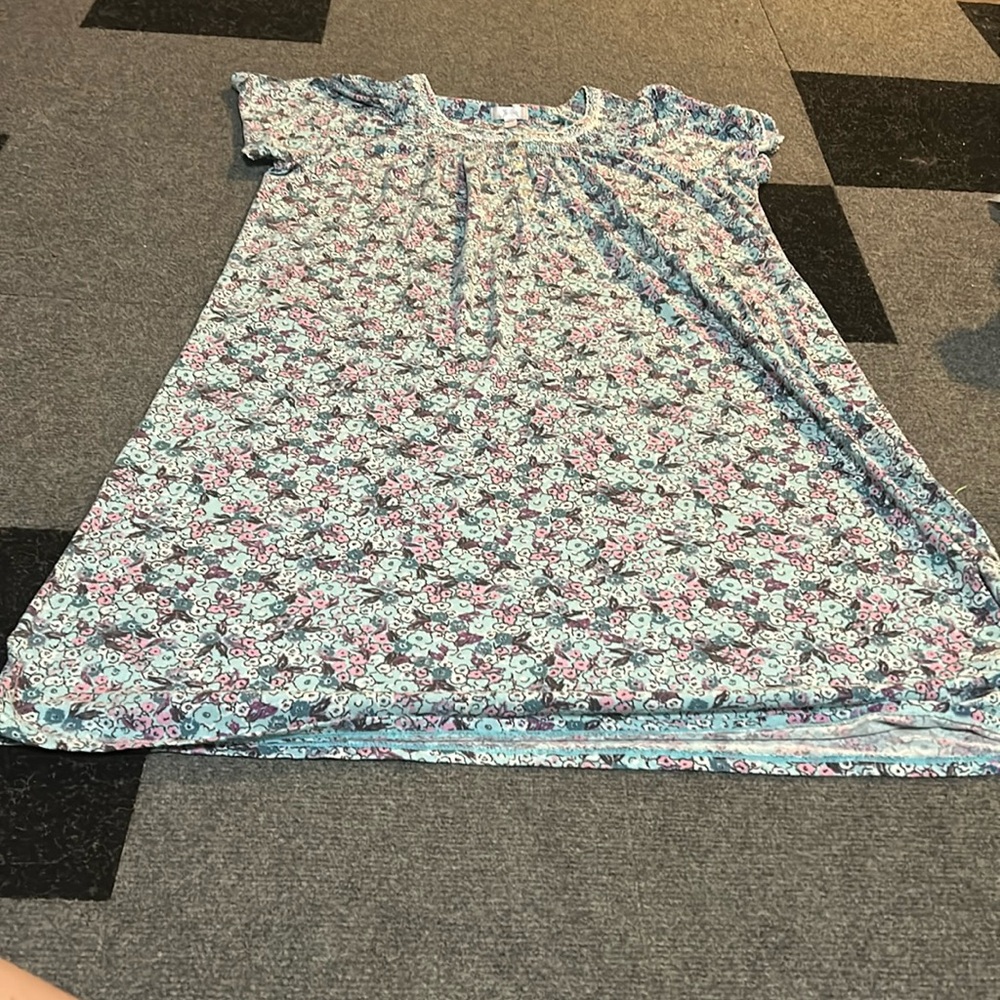 Flower print night gown